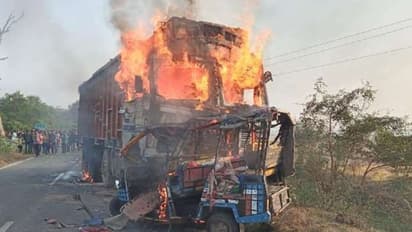 बिहार में भयानक एक्सीडेंट: ट्रक ने 10 लोगों को रौंदा, सड़क पर बिछ गए शव..गुस्साई भीड़ ने भी लगा दी आग