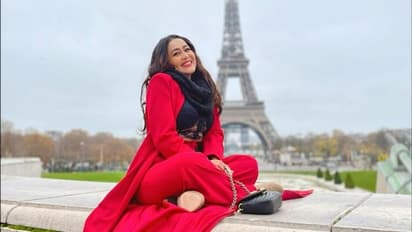 Neha Kakkar, Rohanpreet Singh’s mushy picture from Eiffel Tower is ‘picture of the year’, says Tony Kakkar