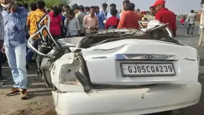 गुजरात में भयानक एक्सीडेंट: सही साइड चल रही कार रॉन्ग साइड जाकर बस से टकराई, 5 लोगों की मौके पर मौत