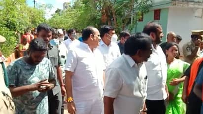 మోకాళ్ళ మీద కూర్చో.. వాసన్నకు దండం పెట్టు.. వైకాపా కార్యకర్త సుబ్బారావు గుప్తాపై మంత్రి బాలినేని అనుచరుల దాడి