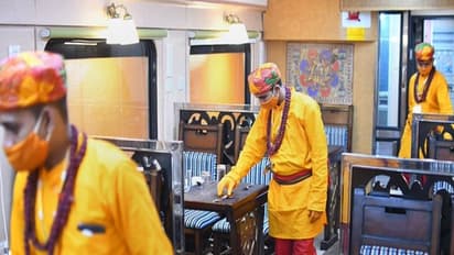 अंदर से इतना खूबसूरत है Ramayan Express, फाइव स्टार होटल से कम नहीं कोच, देखें Photos