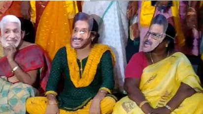 చంద్రబాబు కంటతడి.. తెలుగు మహిళ కార్యకర్తల వినూత్న నిరసన, జగన్‌కు ఓణీల ఫంక్షన్ (వీడియో)