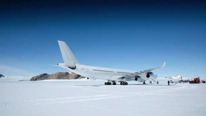 മനുഷ്യക്കടത്ത് ആരോപിച്ച് ഫ്രാൻസ് തടഞ്ഞുവെച്ച വിമാനം ഇന്ത്യയിലേക്ക് തിരിച്ചതായി റിപ്പോർട്ട്