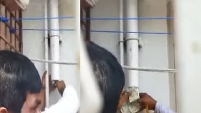 அடே எப்பா… பைப்ப திறந்தா பணம் கொட்டுது... கர்நாடகாவில் பரபரப்பு!!