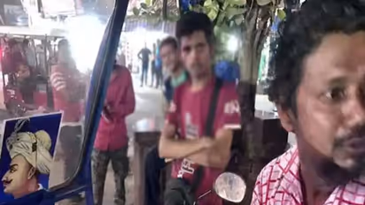 E-Rickshaw Driver का अनोखा ऑफर, 15 सवालों का जवाब देने पर फ्री में करें यात्रा, जानें क्या है इसकी कहानी