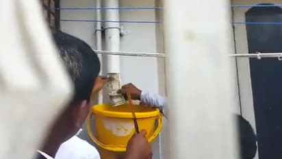 पानी के पाइप से मिलीं नोटों की गड्डियां, सोने-जवाहरात, घरवालों ने बताई इस खजाने की कहानी