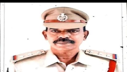 విశాఖలో అర్ధరాత్రి ఘోర రోడ్డుప్రమాదం... సీఐ మృతి, హోంగార్డుకు గాయాలు