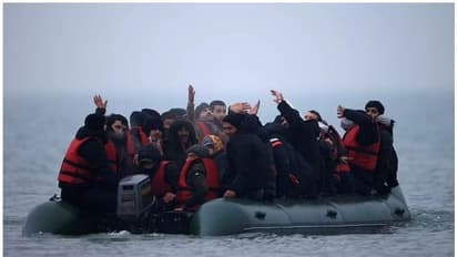 English channel : ഇംഗ്ലീഷ് ചാനലില്‍ അഭയാര്‍ത്ഥികള്‍ സഞ്ചരിച്ച ബോട്ട് മുങ്ങി 31 മരണം, നിരവധി പേരെ കാണാനില്ല