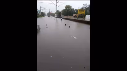 ஒரு மழைக்கு தாங்காத மாநகரம்...! வெள்ளத்தில் தத்தளிக்கும் தூத்துக்குடி ..மக்களே உஷார்..!