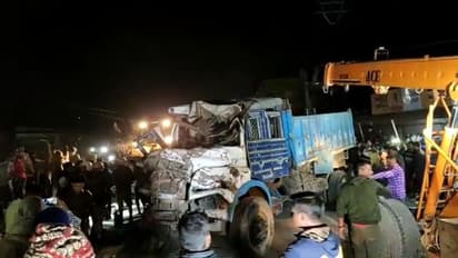 Siliguri: নিয়ন্ত্রণ হারিয়ে দোকানের মধ্যে ঢুকে পড়ল পাথরবোঝাই ট্রাক, মৃত ৪