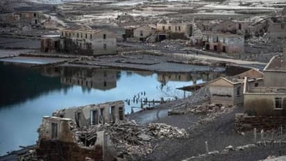 30 വർഷങ്ങൾക്ക് മുമ്പ് ഒരു ഗ്രാമമൊന്നാകെ വെള്ളത്തിനടിയിലായി, വെള്ളം താഴ്ന്നപ്പോൾ പ്രത്യക്ഷപ്പെട്ടു!