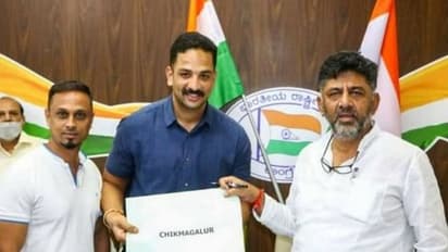 MLC Election: ಕಾಂಗ್ರೆಸ್ ಅಭ್ಯರ್ಥಿ ಪರ ಬಿ ಫಾರಂ ಪಡೆದ ಸರ್ಕಾರಿ ಅಧಿಕಾರಿ: ದೂರು ದಾಖಲು