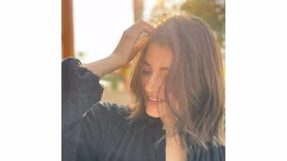 Anushka Sharma’s sun-kissed photograph got THIS reaction from Virat Kohli