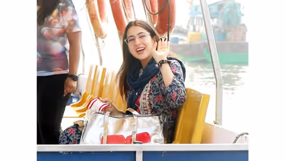 Sara Ali Khan says, 'I am sorry', after her security guard pushes, misbehaves with a pap [VIDEO]