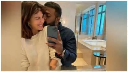 Did Sukesh Chandrashekhar 'propose' Jacqueline Fernandez with Tiffany diamond ring?