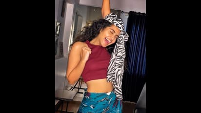 Anupama Parameswaran: చేతులు పైకెత్తి నడుమందాలు చూపిస్తూ రెచ్చగొడుతున్న అనుపమా.. ఊపిరాగిపోవడం ఖాయం