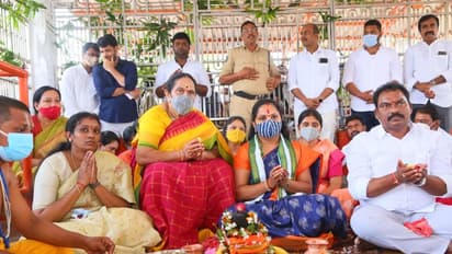 కొండగట్టులో ఎమ్మెల్సీ కవిత పూజలు.. ‘అంజన్న దయతో రాష్ట్రం సుభిక్షంగా ఉండాలి’