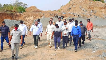 రేకుర్తిగుట్టను యాదాద్రిలా చేస్తాం : మంత్రి గంగుల కమలాకర్ (వీడియో)