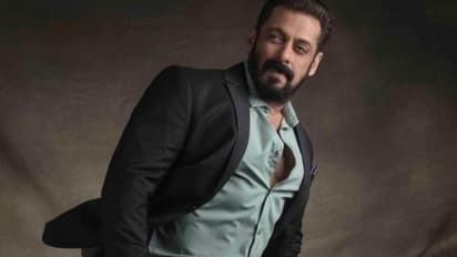 Salman Khan: বক্স অফিসে কি কমছে কদর, আগামী ছবির পারিশ্রমিক কমিয়ে কত করলেন ভাইজান