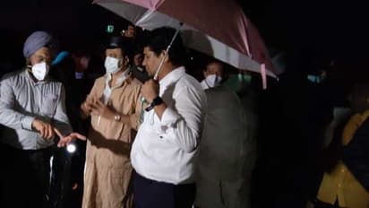 200 ஆண்டுகளில் இல்லாத மழையாம்.. உங்களோடு நானும் களத்தில் நிற்கிறேன்.. ஓய்வில்லாமல் உழைக்கும் முதல்வர்.!