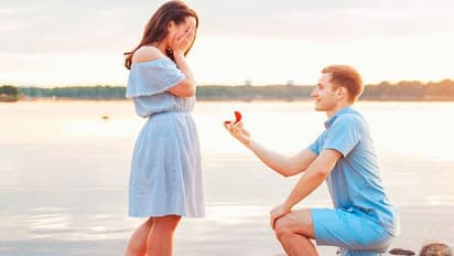 Love Life : ಪ್ರೀತಿ ವ್ಯಕ್ತಪಡಿಸಲು ನಾಚಿಕೆ ಅಡ್ಡಿಯಾಗ್ತಿದ್ದರೆ ಹೀಗೆ ಮಾಡಿ