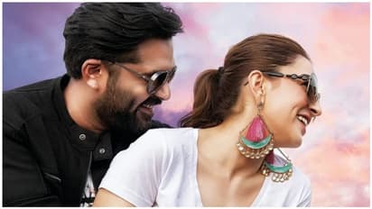 Maha Movie: சிம்புவுடன் செம்ம ரொமான்ஸ் பண்ணும் ஹன்சிகா..! புதிய போஸ்டருடன் வெளியான மகா பட அப்டேட்..!