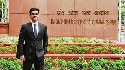 Success Story: लोन लेकर पढ़ाते रहे पिता, पहले अटेम्पट में IAS बनकर सत्यम गांधी ने पैरेंटस के सपने को किया पूरा