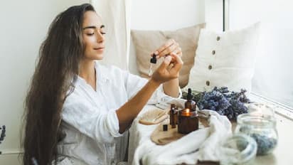 Winter Hair Care: শীতে চুলের নানান সমস্যা থেকে বাঁচতে মেনে চলুন ঘরোয়া টোটকা, রইল চুলের যত্নের টিপস