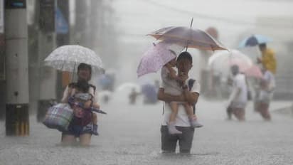 Tamilnadu rain: அட கடவுளே.. அடுத்த 4 நாட்களுக்கும் வச்சு செய்ய போகுதா? இந்த மாவட்ட மக்கள் எச்சரிக்கையா இருங்க.