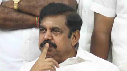 எடப்பாடி பழனிசாமியின் தீவிர ஆதரவாளர் சல்லி சல்லியாய் வெட்டி படுகொலை.. சேலத்தில் பதற்றம்.. போலீஸ் குவிப்பு!