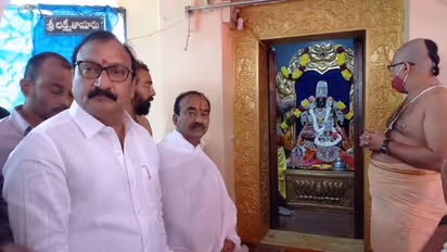 కేసీఆర్ అహంకారం ఓడినందుకు మొక్కు చెల్లింపు...: భద్రాద్రి రామయ్య సన్నిధిలో ఈటల కామెంట్స్ (వీడియో)