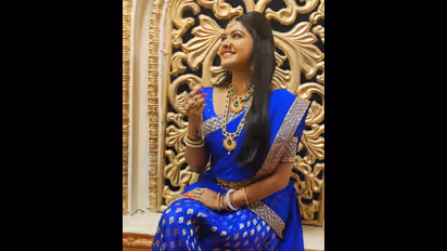 அச்சு அசல் பாகுபலி அனுஷ்காவை போல் மாறிய விஜய் டிவி சீரியல் நடிகை ரக்ஷிதா! பாவாடை தாவணியில் அம்புட்டு அழகு!