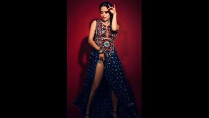 Nushrratt Bharuccha: উন্মুক্ত বক্ষ বিভাজিকা, হাইথাই স্লিভে উঁকি মারছে ট্যাটু, মুহূর্তে ভাইরাল নুসরত