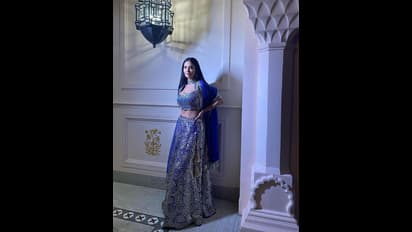 క్లాసీ డ్రెస్ లో బోల్డ్ ఫోజులు.. ఇంటర్నెట్ లో ఇషా గుప్తా అందాల తుఫాన్