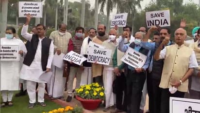 Parliament Winter Session: ಅಮಾನತು ಹಿಂಪಡೆಯುವವರೆಗೂ ನಿತ್ಯವೂ 12 ಸಂಸದರಿಂದ ಧರಣಿ!