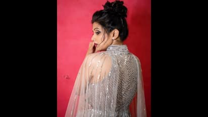 మెస్మరైజ్ చేస్తున్న ప్రియమణి.. సిల్వర్ మెరుపులు అదుర్స్, 37 ఏళ్ల వయసులో చూపుతిప్పుకోలేని సోయగాలు