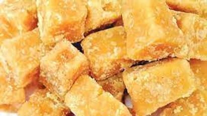 ঋতু পরিবর্তনের সময় সর্দি-কাশির সমস্যা থেকে মুক্তি পেতে গুড় খান, রইল গুড়ের পাঁচটি গুণের হদিশ