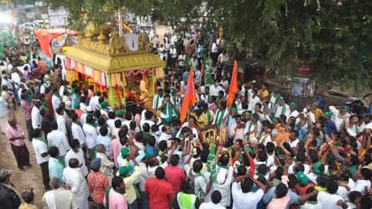 అలిపిరి వద్ద ముగిసిన అమరావతి రైతుల మహాపాదయాత్ర.. రేపు శ్రీవారి దర్శనం చేసుకోనున్న రైతులు