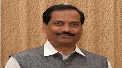 బీజేపీలో చేరిన విఠల్.. కండువా కప్పి ఆహ్వానించిన కేంద్రమంత్రి అబ్బాస్ నక్వీ..