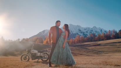 Radhe Shyam song : വിക്രമാദിത്യന് പ്രേരണയോട് പ്രണയം, 'രാധേ ശ്യാമി'ലെ പുതിയ ഗാനം പുറത്തുവിട്ടു