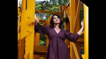 ప్యాంట్ వేసుకోవడం మరచిపోయిందా.. అనసూయ అందాల విస్ఫోటనం, లెగ్స్ హాట్ నెస్ నెక్స్ట్ లెవల్