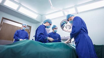 Stones Removed from patient’s kidney : യുവാവിന്റെ വൃക്കയിൽ നിന്ന് നീക്കം ചെയ്തത് 160 കല്ലുകള്