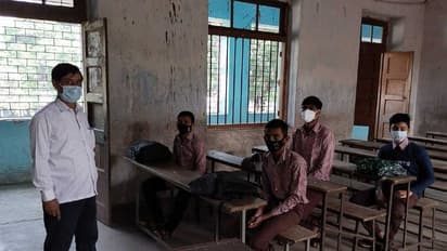 School Student: স্কুলের ঘণ্টার সঙ্গে পাল্লা দিতে গিয়ে নাজেহাল, খালি পেটেই ছুটছে পড়ুয়ারা