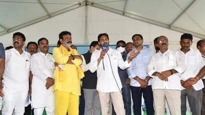 కడప జిల్లాలోని వరద ప్రభావిత ప్రాంతాల్లో సీఎం జగన్ పర్యటన (ఫోటోలు)