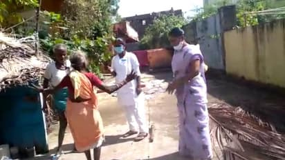 Covid vaccine:உடம்புல அங்காளம்மா.. சாமி ஆடி செவிலியர்களை விரட்டிய மூதாட்டி.. மோடியே வந்தாலும் நடக்காது.