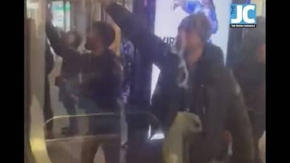 Hanukkah party bus : ഹാനക്കയാഘോഷിക്കുന്ന ജൂതർക്കുനേരെ തുപ്പൽ, ചെരിപ്പേറ്, നാസി സല്യൂട്ട്, അസ്വസ്ഥം ഈ വീഡിയോ