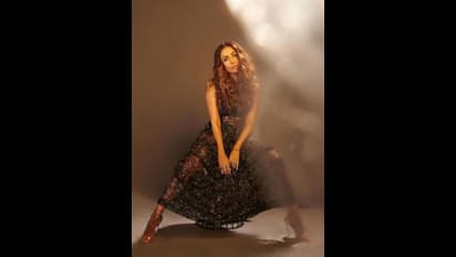 రెచ్చిపోయిన మలైకా అరోరా.. మైండ్ బ్లోయింగ్ ఫోజులతో అందాల సునామి