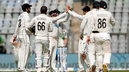 IND vs NZ 2nd Test: एजाज पटेल vs भारत हुआ मुकाबला, टीम इंडिया से अकेले लोहा ले रहा है ये कीवी गेंदबाज