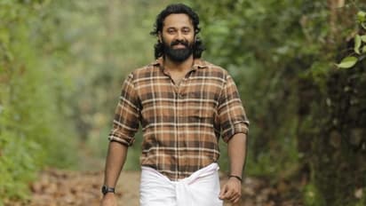 മൂന്ന് വര്ഷത്തിനുശേഷം ഉണ്ണി മുകുന്ദന് ചിത്രം തിയറ്ററിലേക്ക്; മേപ്പടിയാന് റിലീസ് മോഹന്ലാല് പ്രഖ്യാപിക്കും