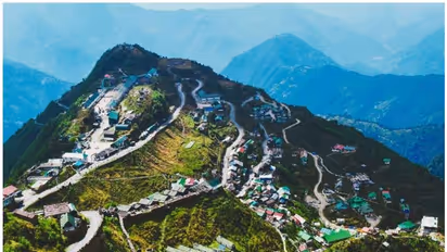 ধসের জেরে সিকিমে ব্যাহত যান চলাচল, বাংলার পর্যটকদের ফেরাতে বিশেষ বাসের ব্যবস্থা করল প্রশাসন 